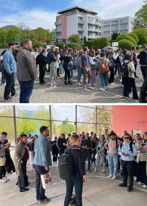 Jan Grube 2. (oben 2. v.l.) und Barbara Neumann-Landwehr (unten 2. v.l.) unterwegs mit den Studierenden